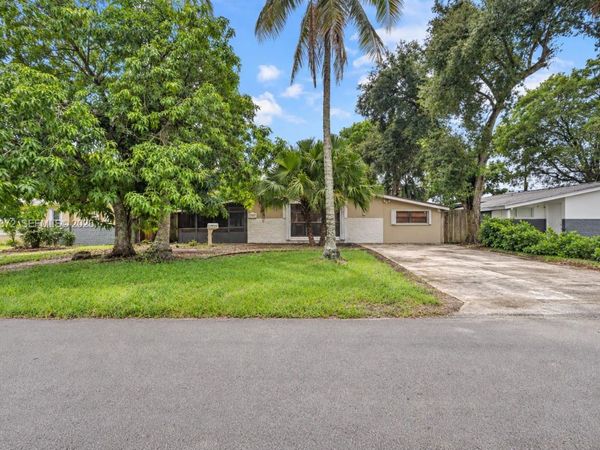 7580 Ramona St, Miramar, FL 33023