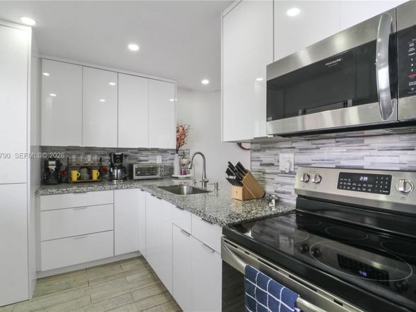 8075 SW 107th Ave , Unit 312, Miami, FL 33173