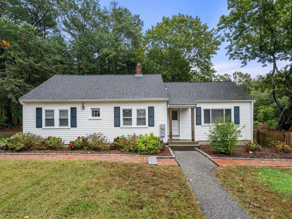831 Franklin St, Duxbury, MA 02332