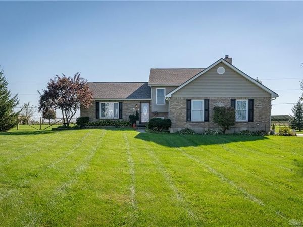 1614 S Charleston Road, Jamestown Vlg, OH 45335
