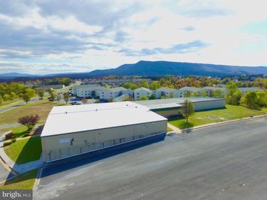 35 SIGNAL KNOB DRIVE , STRASBURG, VA 22657