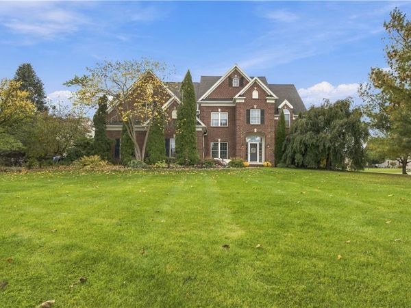 3 Claridge Circle, Webster, NY 14580