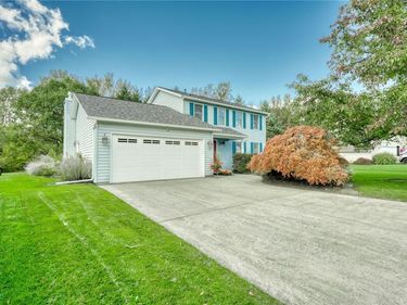 683 Bishops Lane , Webster, NY 14580