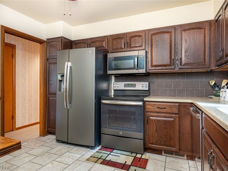 1807 Winding Drive, Coshocton, OH 43812 Photo 15