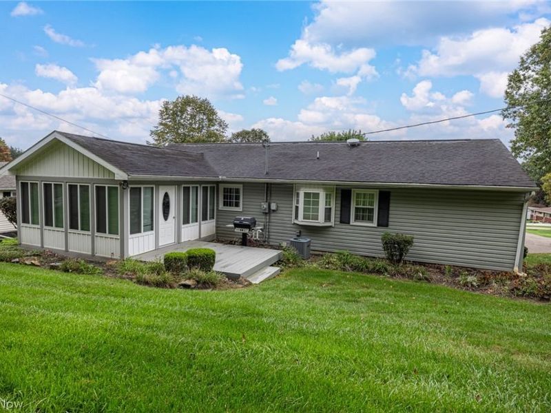 1807 Winding Drive, Coshocton, OH 43812 Photo 5