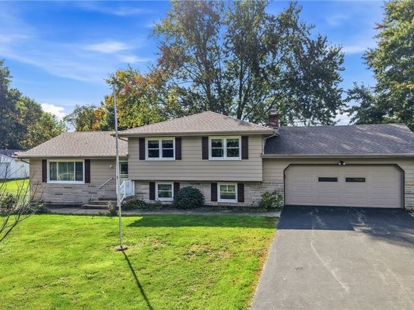 6741 Leffingwell Road , Canfield, OH 44406