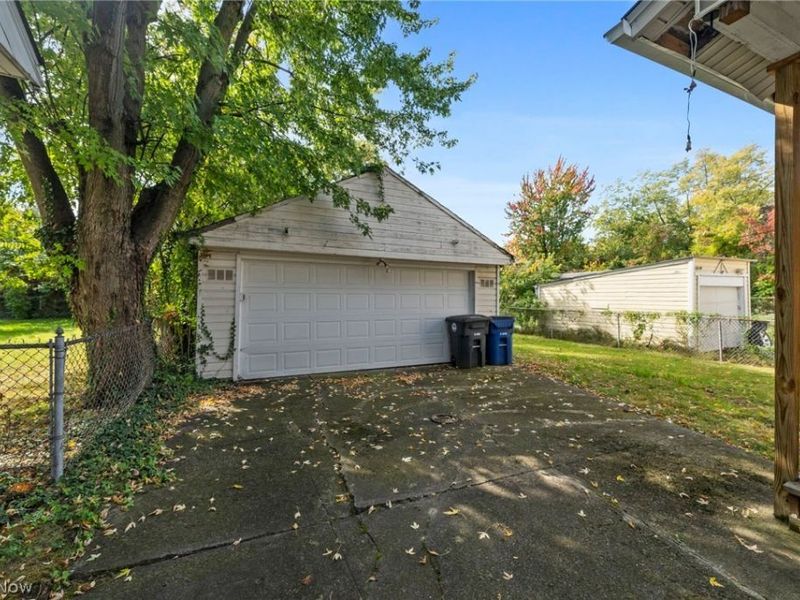1734 Burgess Road, Cleveland, OH 44112 Photo 25