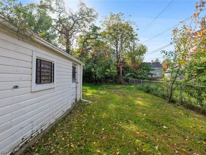 1734 Burgess Road, Cleveland, OH 44112 Photo 26
