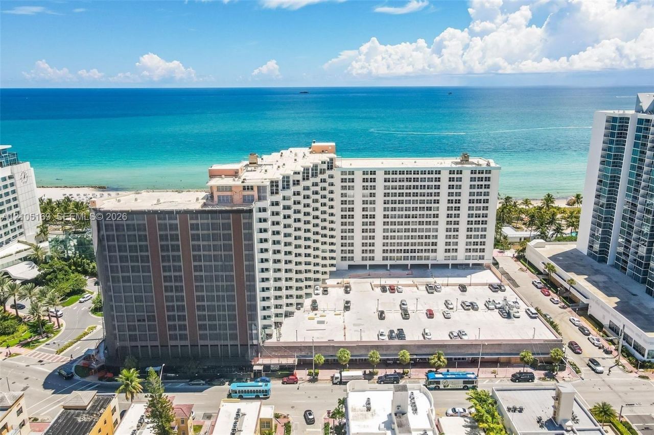 2899 Collins Ave, Unit 521, Miami Beach, FL 33140 Photo