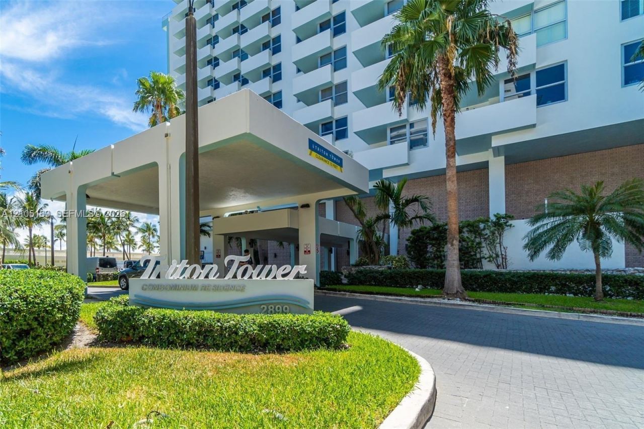 2899 Collins Ave, Unit 521, Miami Beach, FL 33140 Photo
