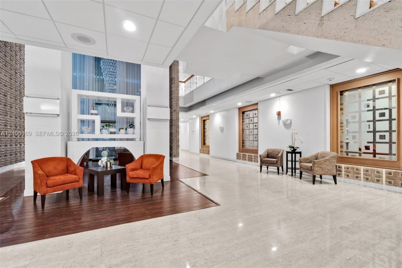 2899 Collins Ave, Unit 521, Miami Beach, FL 33140 Photo