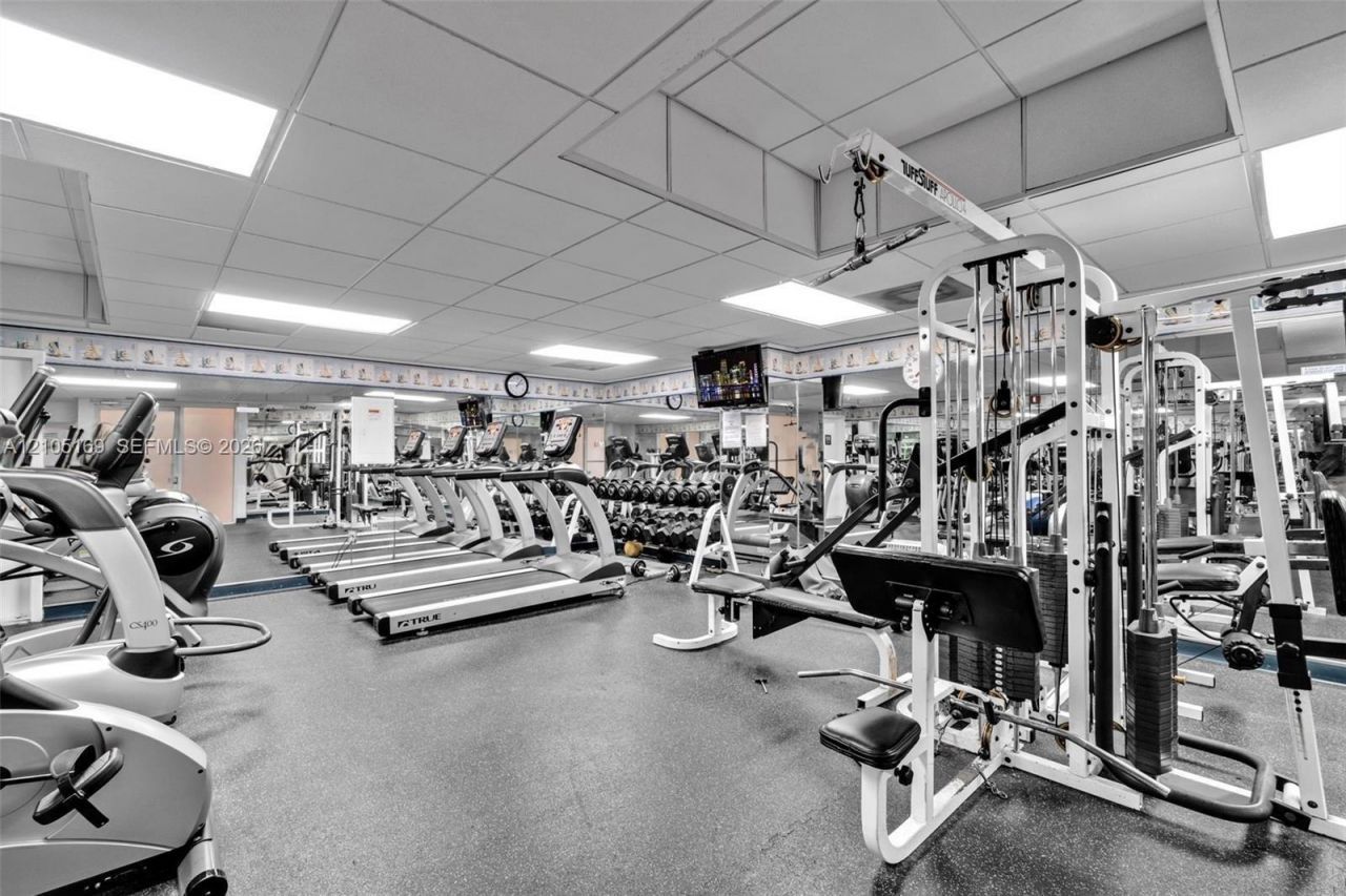 2899 Collins Ave, Unit 521, Miami Beach, FL 33140 Photo