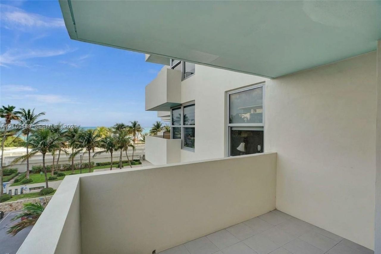 2899 Collins Ave, Unit 521, Miami Beach, FL 33140 Photo