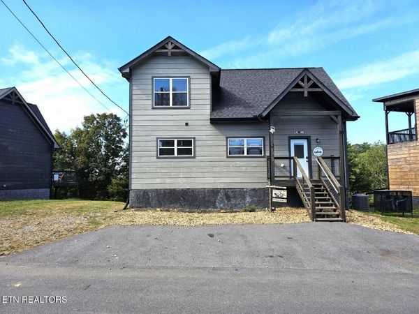 2053 Eagle Feather Drive, Sevierville, TN 37876