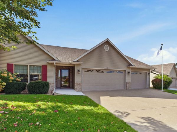 3212 MAJESTIC DR., Muscatine, IA 52761