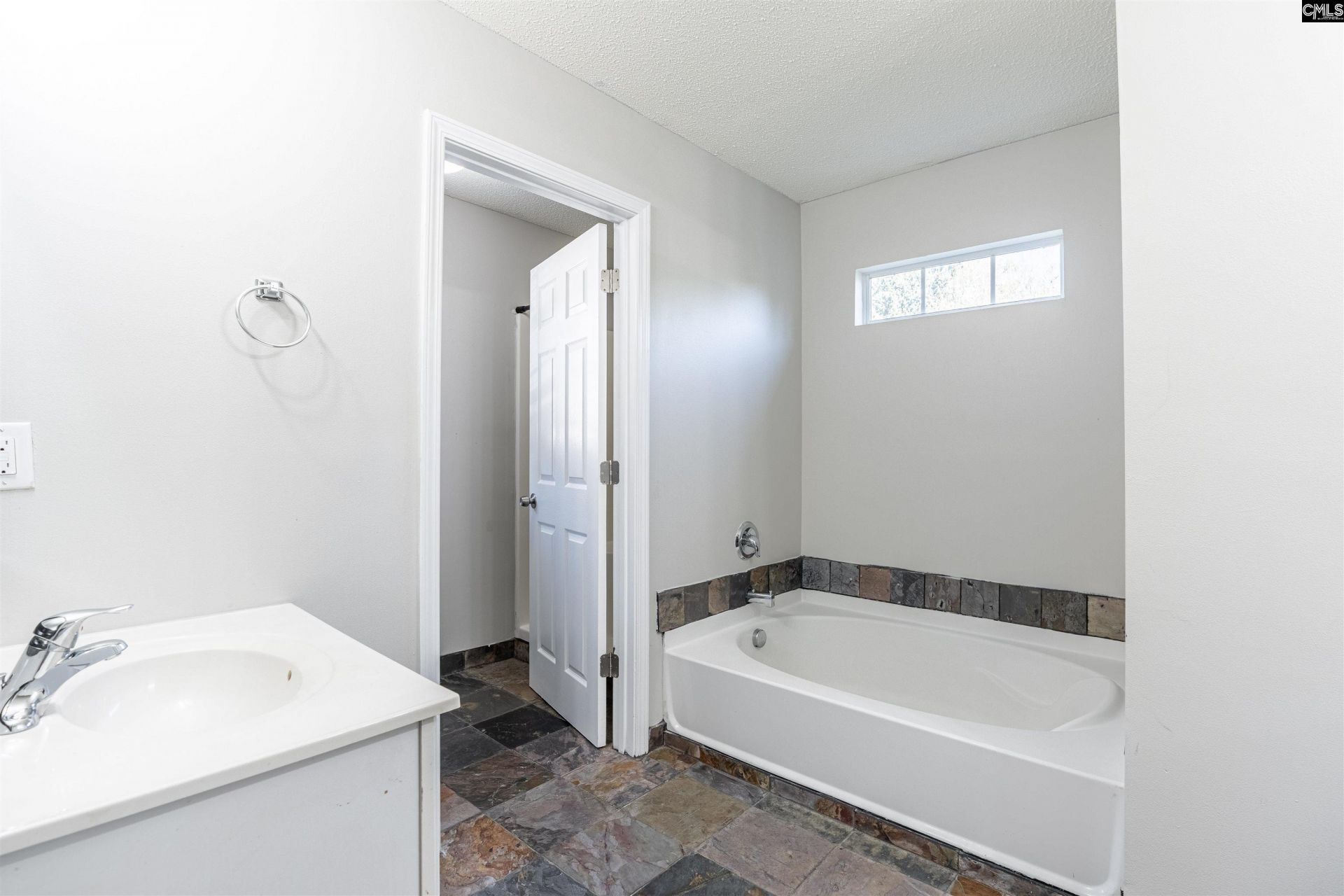 145 Wingspan Way Photo 24