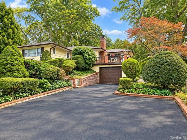 20 Liberty Street , South Huntington, NY 11746