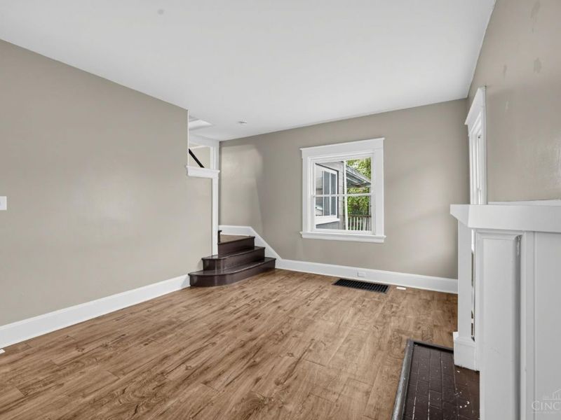 2949 Mignon Avenue, Cincinnati, OH 45211 Photo 3