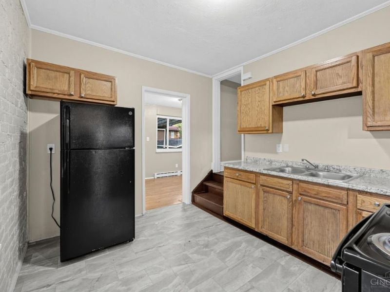2949 Mignon Avenue, Cincinnati, OH 45211 Photo 5