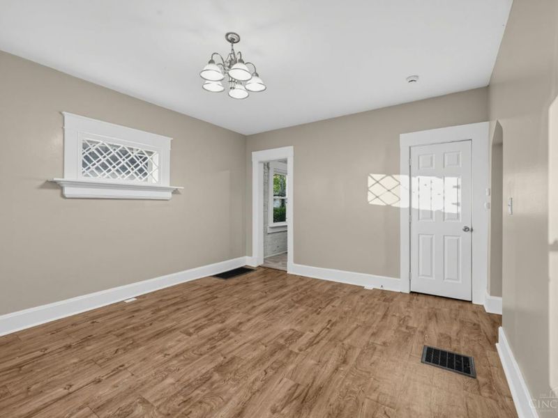 2949 Mignon Avenue, Cincinnati, OH 45211 Photo 7