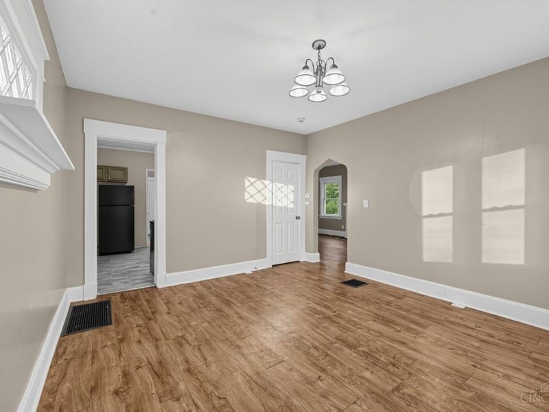 2949 Mignon Avenue, Cincinnati, OH 45211 Photo 8