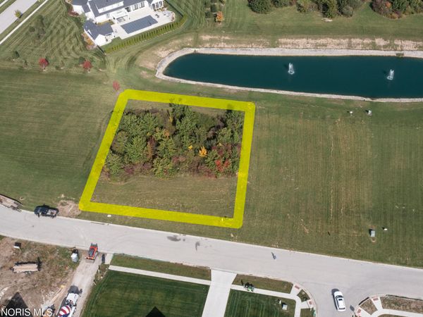 3309 Chapel Creek Drive, Perrysburg, OH 43551