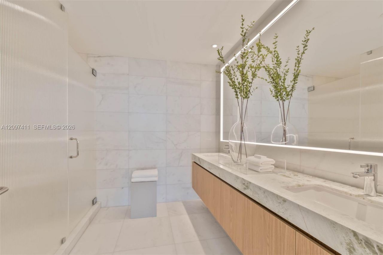 500 Alton Rd , Unit 2705, Miami Beach, FL 33139 Photo