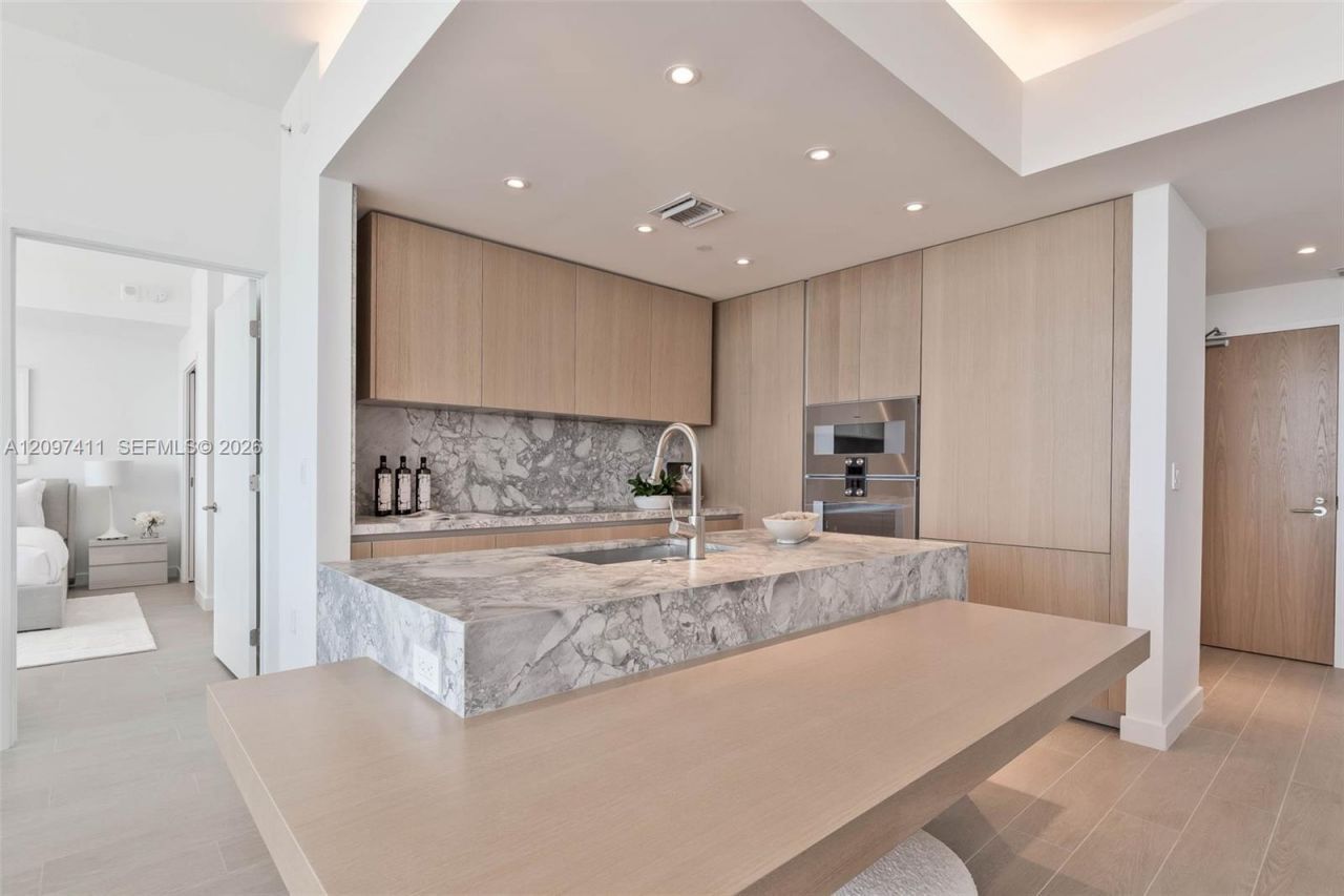500 Alton Rd , Unit 2705, Miami Beach, FL 33139 Photo