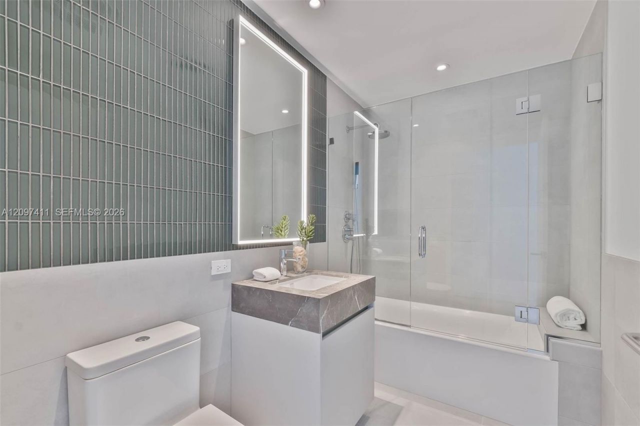 500 Alton Rd , Unit 2705, Miami Beach, FL 33139 Photo