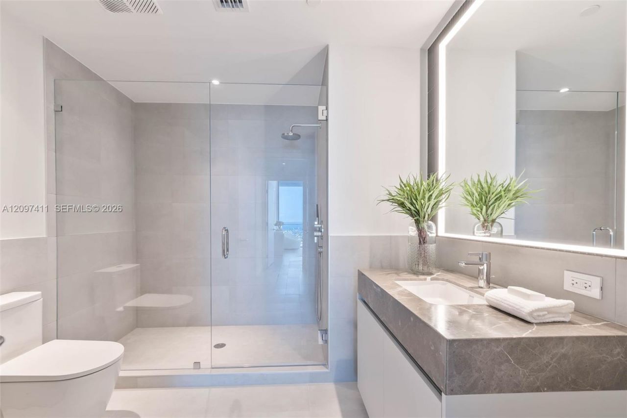 500 Alton Rd , Unit 2705, Miami Beach, FL 33139 Photo