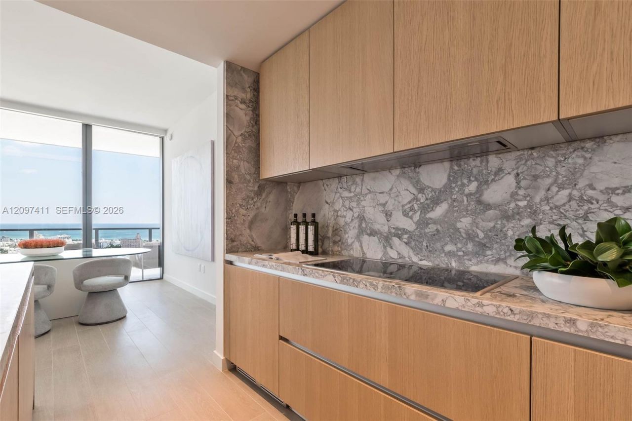 500 Alton Rd , Unit 2705, Miami Beach, FL 33139 Photo