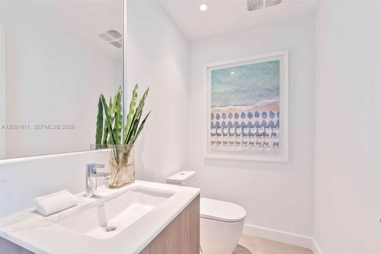500 Alton Rd , Unit 2705, Miami Beach, FL 33139 Photo