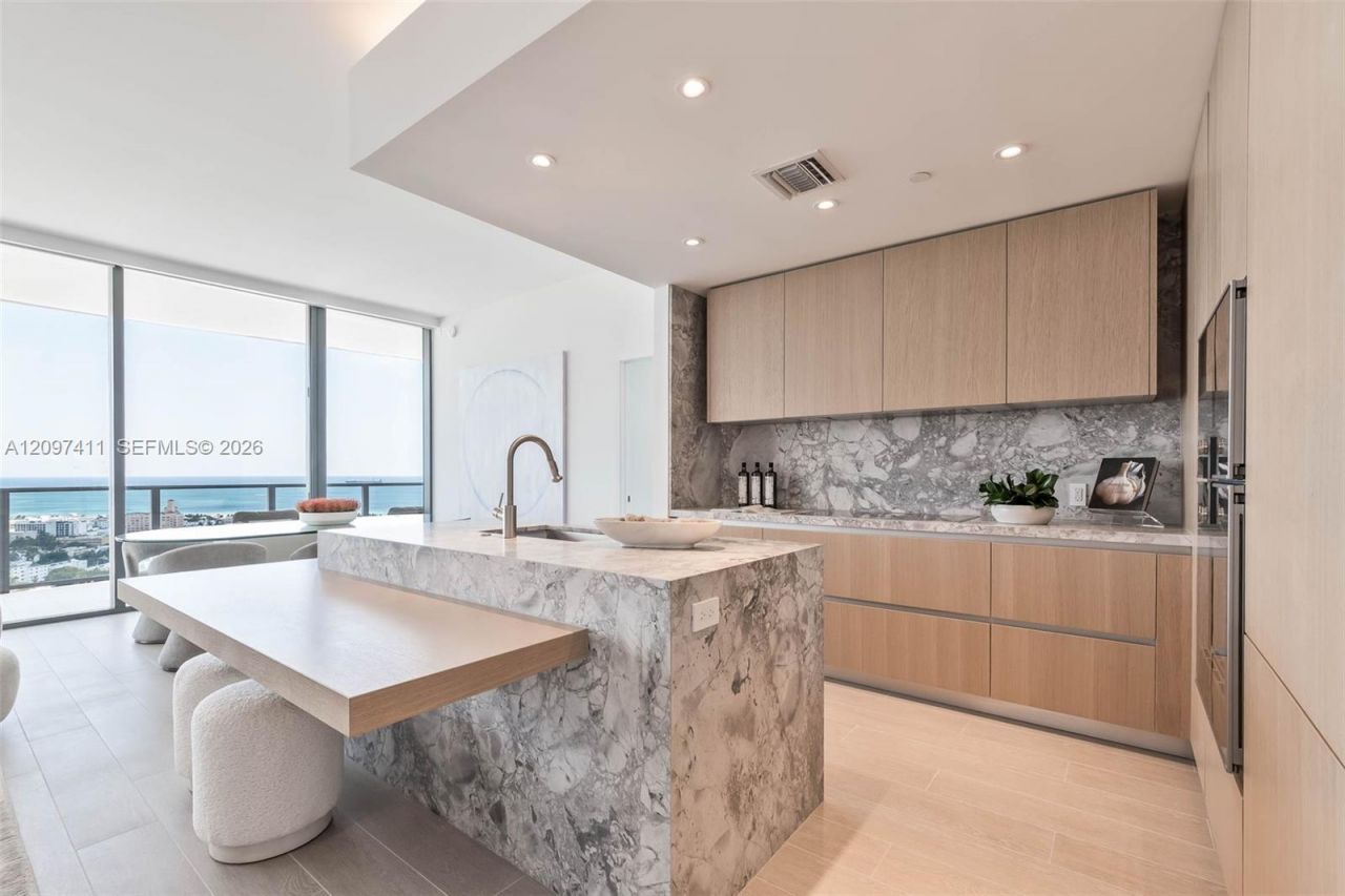 500 Alton Rd , Unit 2705, Miami Beach, FL 33139 Photo
