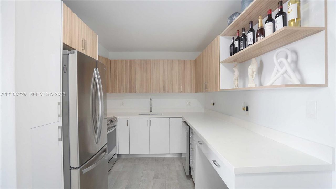 6900 Bay Dr, Unit 8K, Miami Beach, FL 33141 Photo