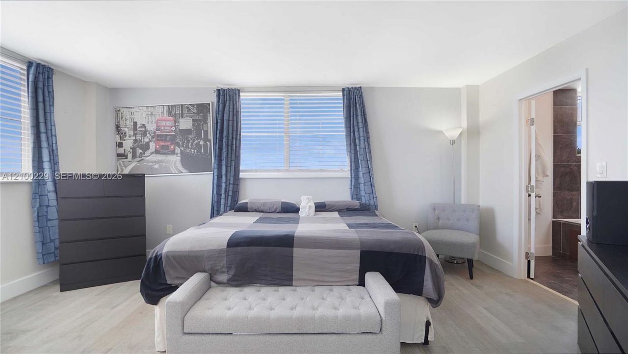 6900 Bay Dr, Unit 8K, Miami Beach, FL 33141 Photo