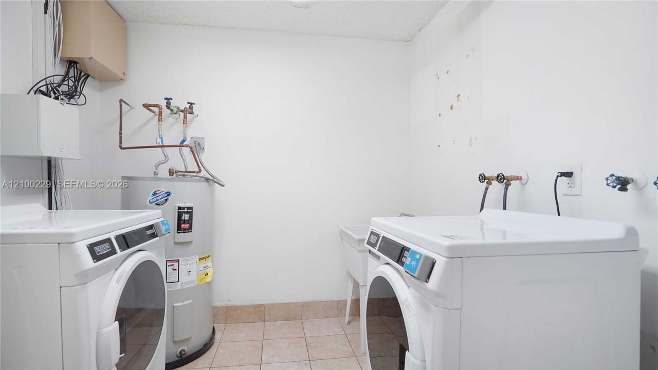 6900 Bay Dr, Unit 8K, Miami Beach, FL 33141 Photo