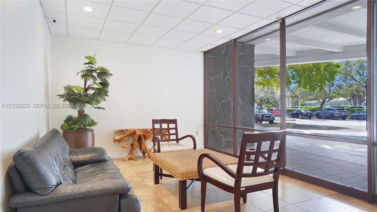 6900 Bay Dr, Unit 8K, Miami Beach, FL 33141 Photo