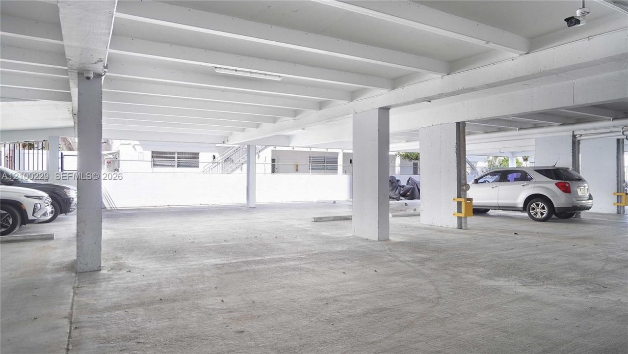 6900 Bay Dr, Unit 8K, Miami Beach, FL 33141 Photo