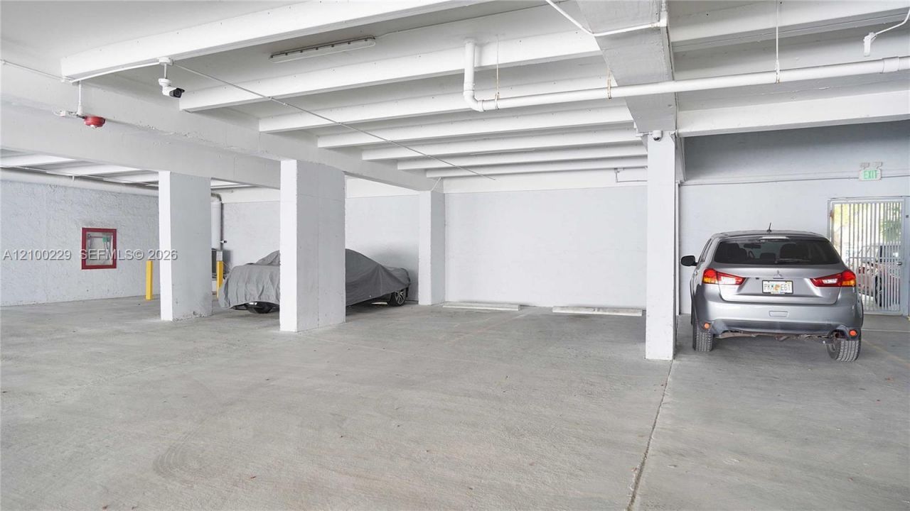 6900 Bay Dr, Unit 8K, Miami Beach, FL 33141 Photo