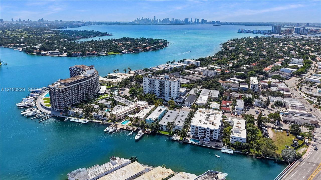 6900 Bay Dr, Unit 8K, Miami Beach, FL 33141 Photo