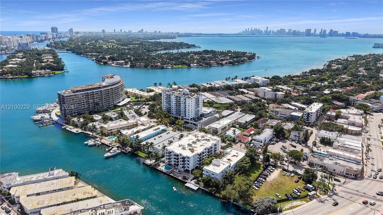 6900 Bay Dr, Unit 8K, Miami Beach, FL 33141 Photo