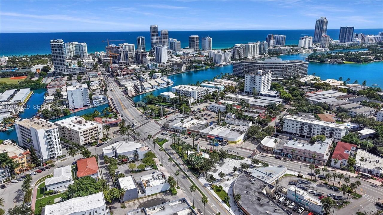 6900 Bay Dr, Unit 8K, Miami Beach, FL 33141 Photo