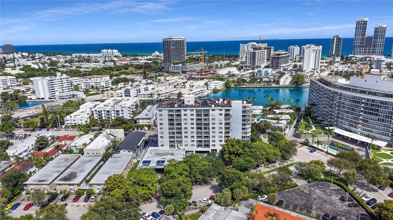6900 Bay Dr, Unit 8K, Miami Beach, FL 33141 Photo