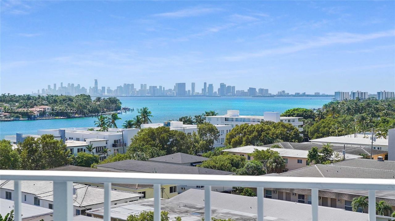 6900 Bay Dr, Unit 8K, Miami Beach, FL 33141 Photo