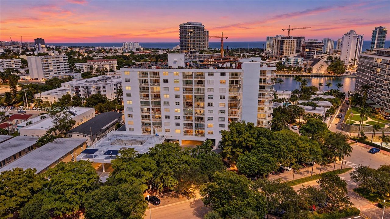 6900 Bay Dr, Unit 8K, Miami Beach, FL 33141 Photo
