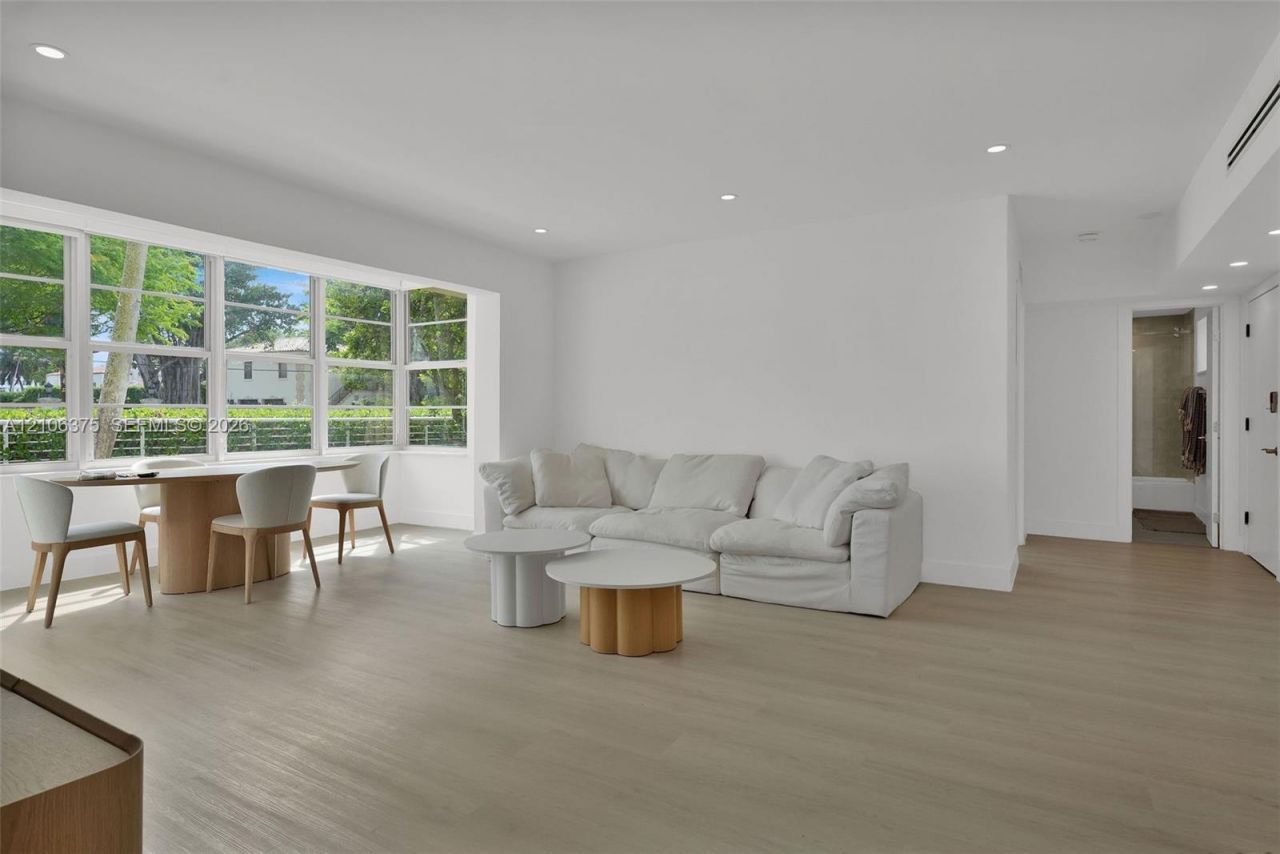 4800 Pine Tree Dr , Unit 101, Miami Beach, FL 33140 Photo