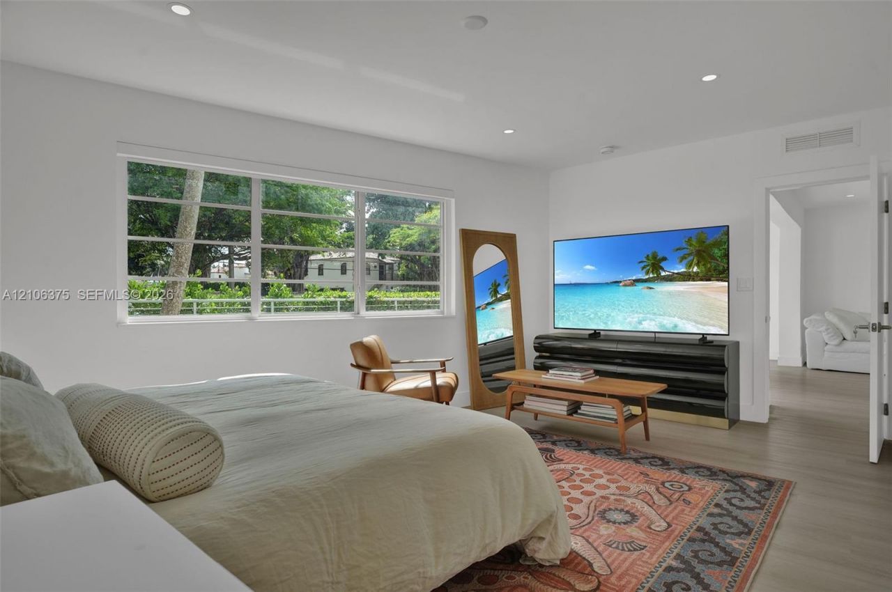 4800 Pine Tree Dr , Unit 101, Miami Beach, FL 33140 Photo