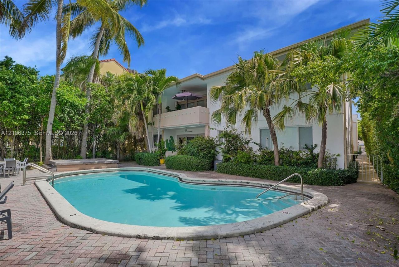 4800 Pine Tree Dr , Unit 101, Miami Beach, FL 33140 Photo