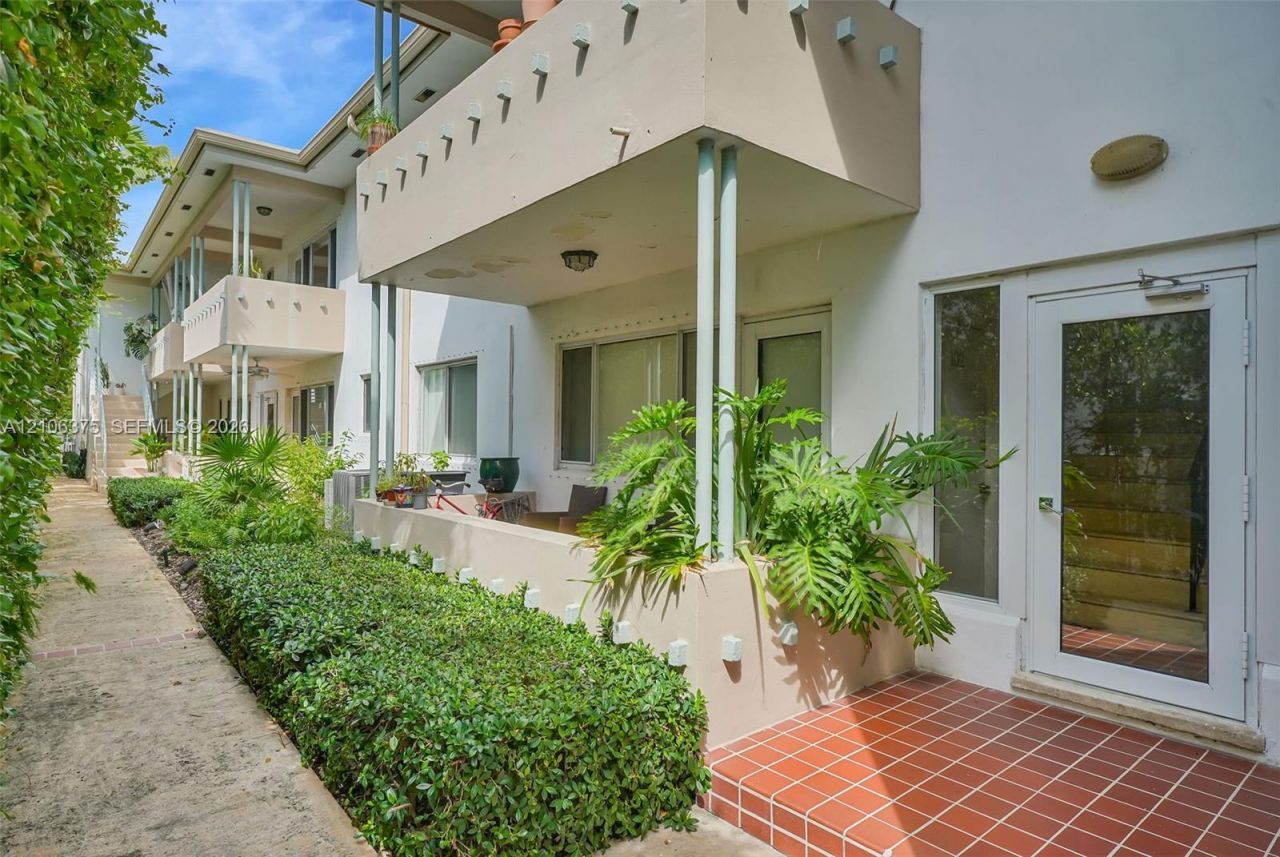 4800 Pine Tree Dr , Unit 101, Miami Beach, FL 33140 Photo