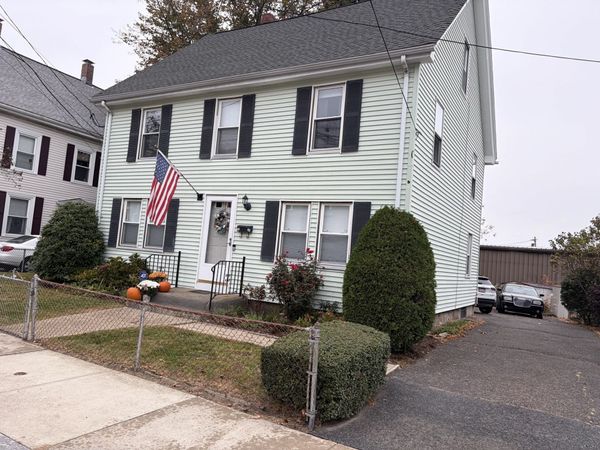 32 Oak Street, Waltham, MA 02453